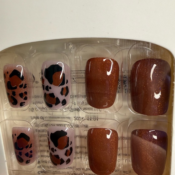 Press On Nails Bundle x4 Leopard, Matte Black & Glitter Brown 24pc Reusable Sets - Picture 6 of 7